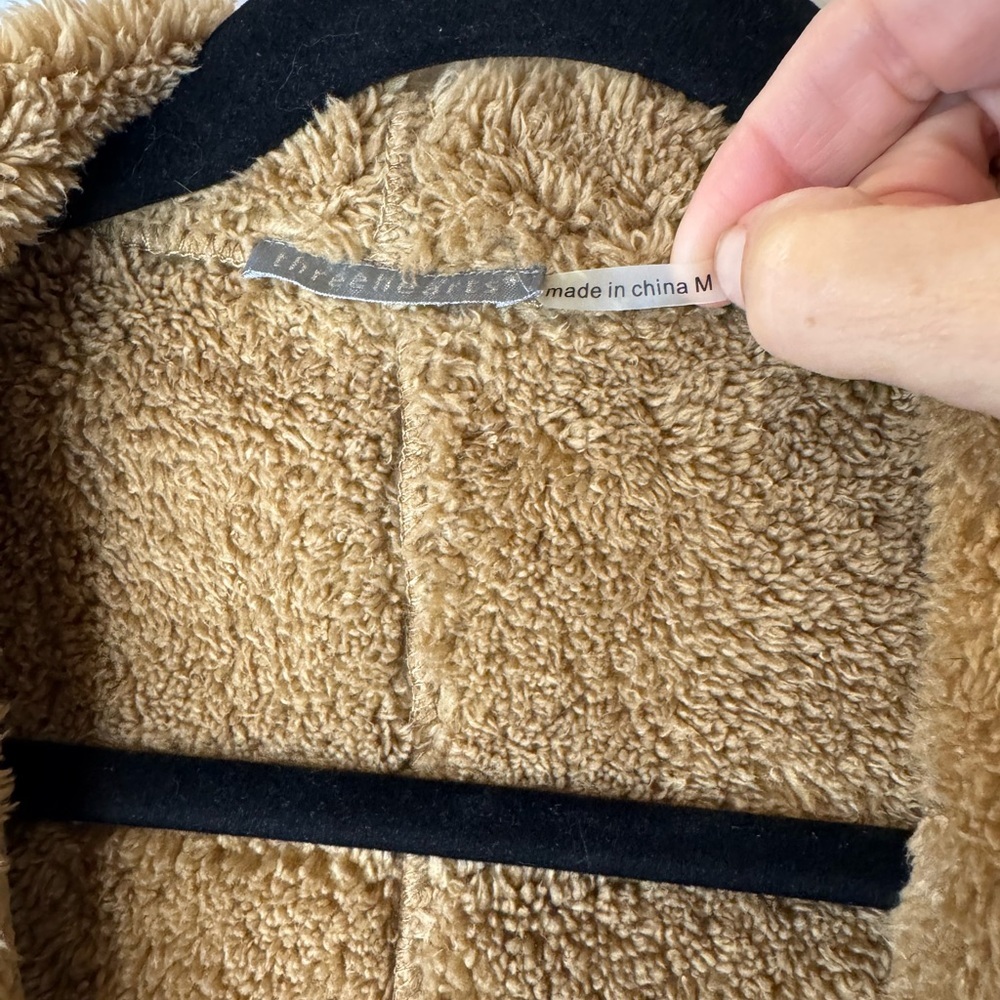 Faux Fur Vest size M - Picture 3 of 11